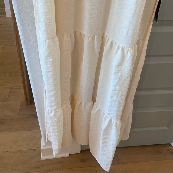 Lulu’s Dress Maxi NWT Magical Soiree Cream Sleeveless Tiered - Picture 4 of 6